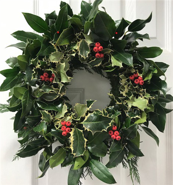 Holly wreath - 10"
