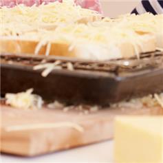 Toast with grated Cheese - small