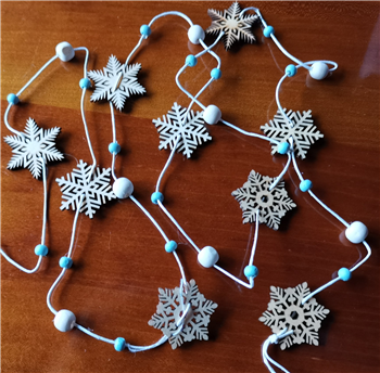 Snowflake Garland - blue & white